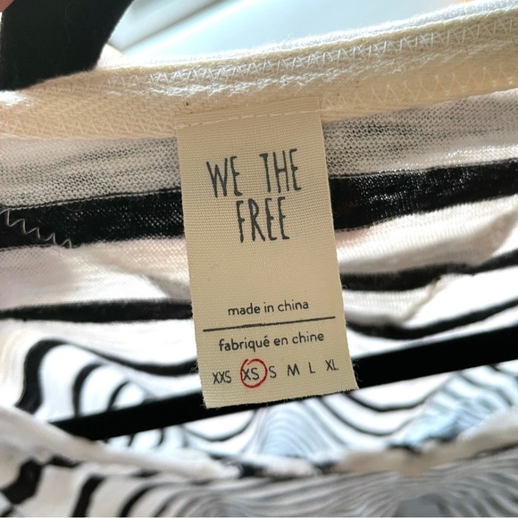 Free People We The Free V-neck T-Shirt, Size XS - Picture 7 of 7